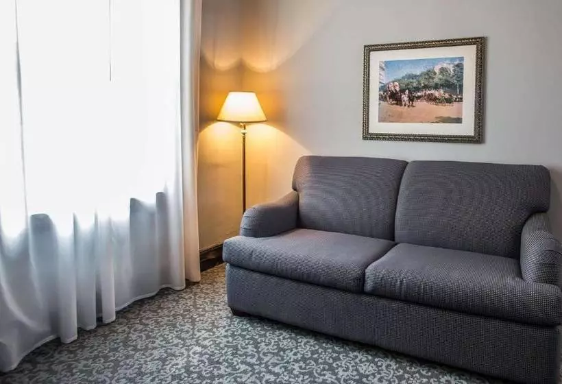 فندق Margarita European Inn, Ascend  Collection