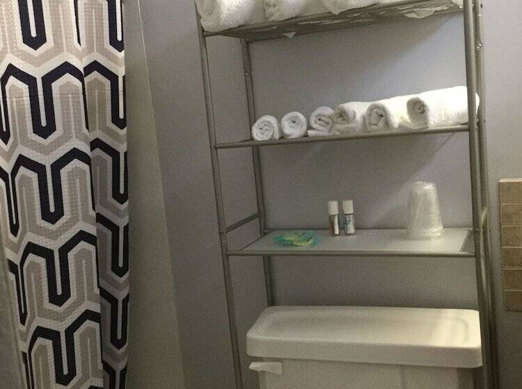 בית מלון כפרי Swiss Cottage Inn