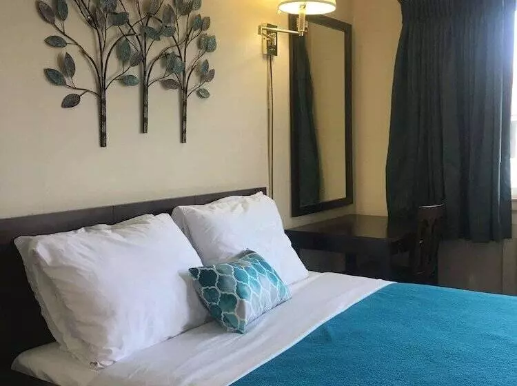 فندق Swiss Cottage Inn