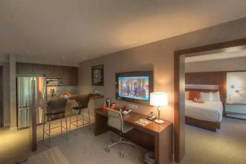 Отель The J House Greenwich