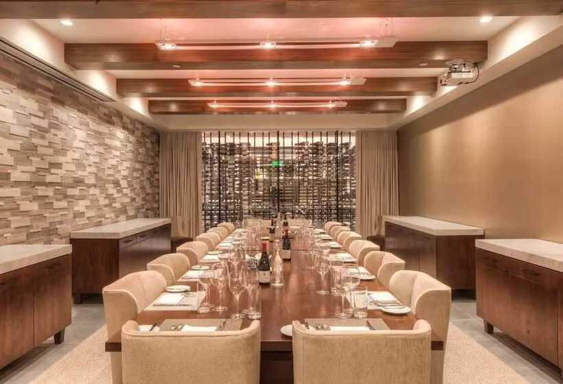 Отель The J House Greenwich