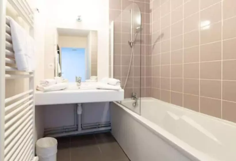 هتل Vacanceole  Le Domaine Du Mont  Mont St Michel