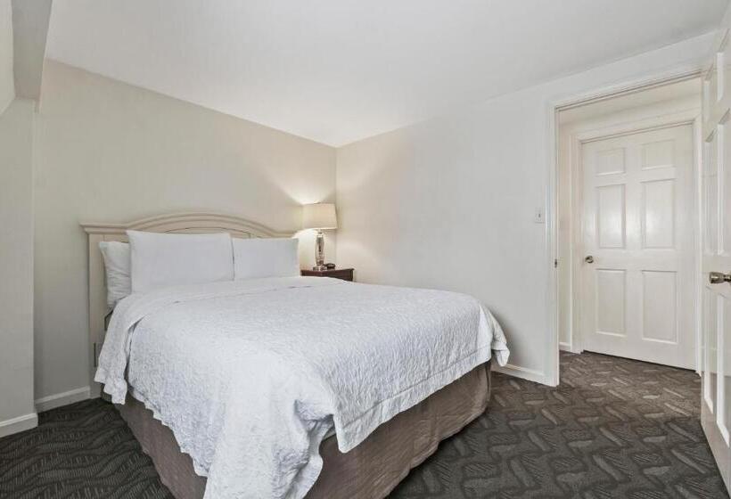 Pink Blossoms Resort