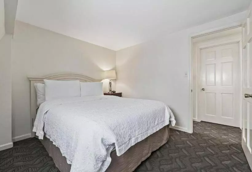 Pink Blossoms Resort