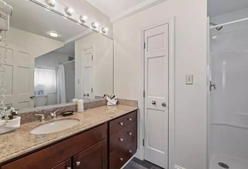 Pink Blossoms Resort