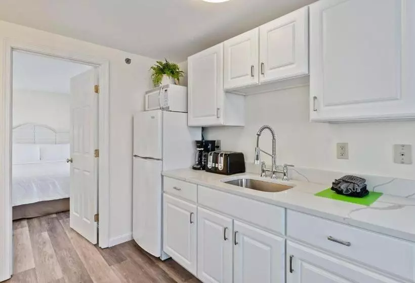 Pink Blossoms Resort