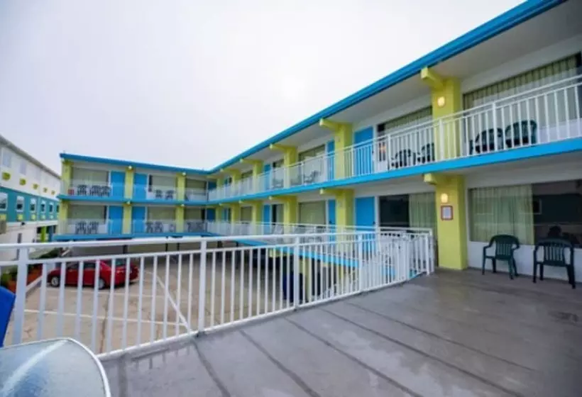 Tropicana Motel