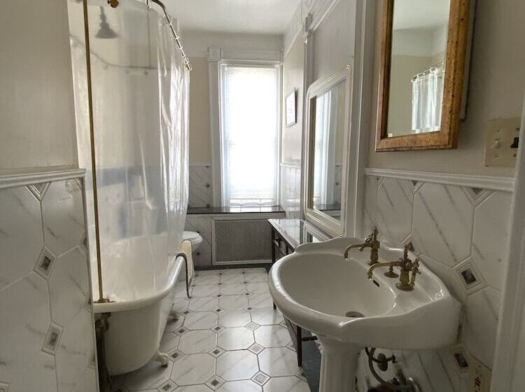 Fort Place Bed & Breakfast