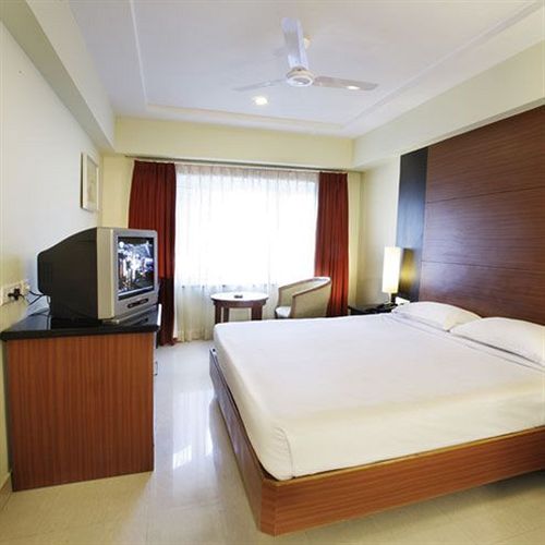 בית מלון כפרי Central Tower