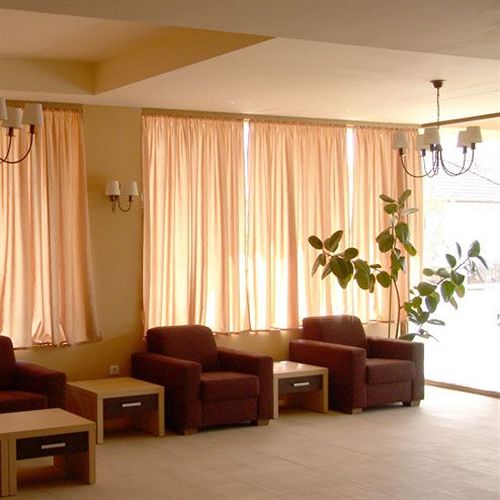 בית מלון כפרי Central Tower