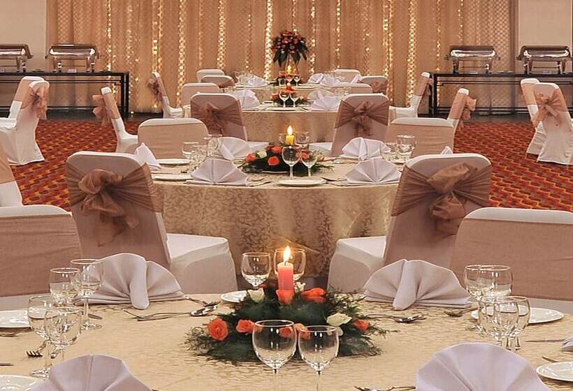 فندق City Heart Sarovar Portico