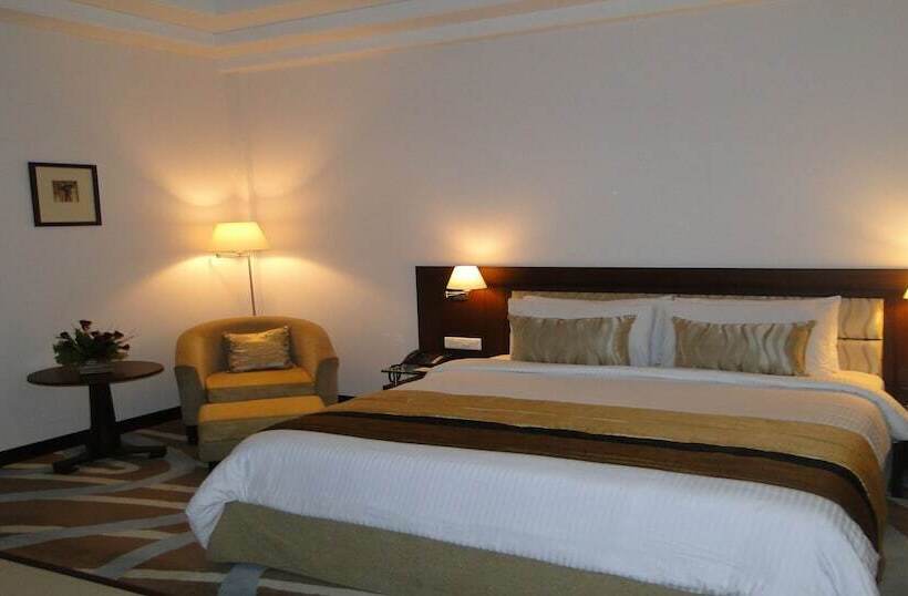 فندق City Heart Sarovar Portico