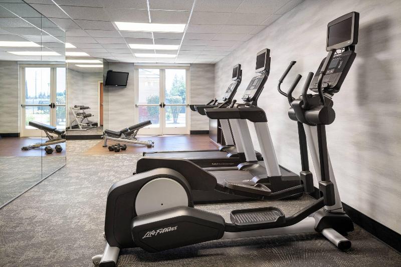 فندق Fairfield Inn & Suites By Marriott Visalia Tulare