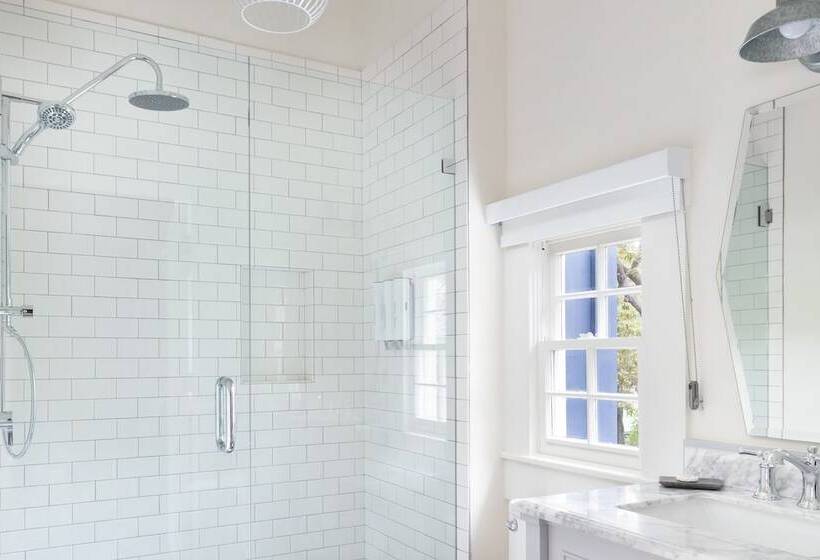 Отель Hideaway Santa Barbara, A Kirkwood Collection