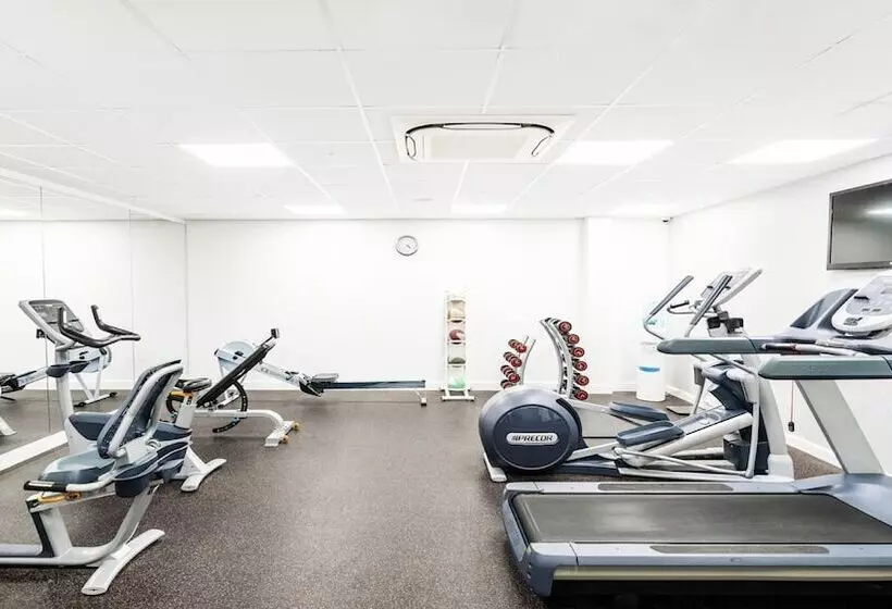 בית מלון כפרי Holiday Inn London Luton Airport, An Ihg