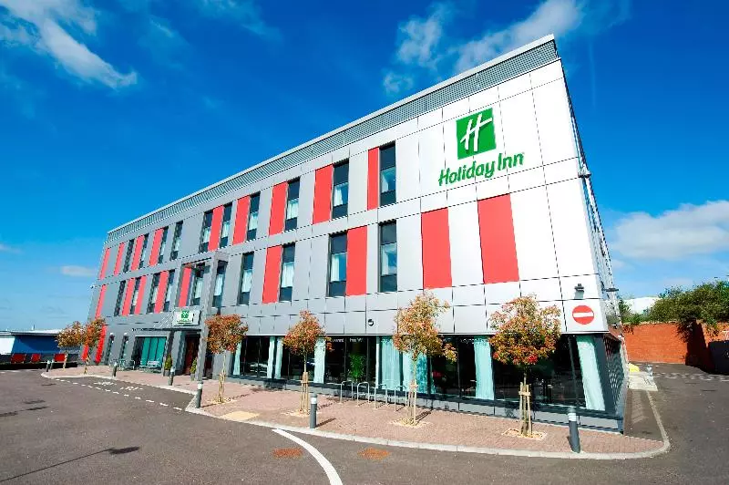 בית מלון כפרי Holiday Inn London Luton Airport, An Ihg