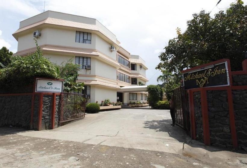 בית מלון כפרי Michaels Inn