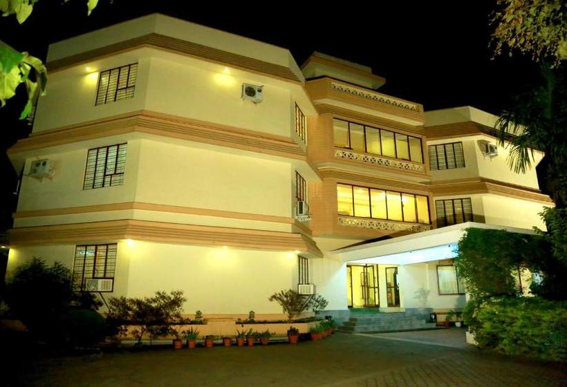 בית מלון כפרי Michaels Inn