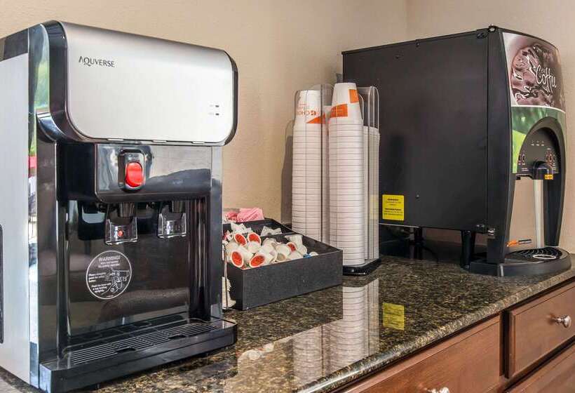 ホテル Quality Inn & Suites