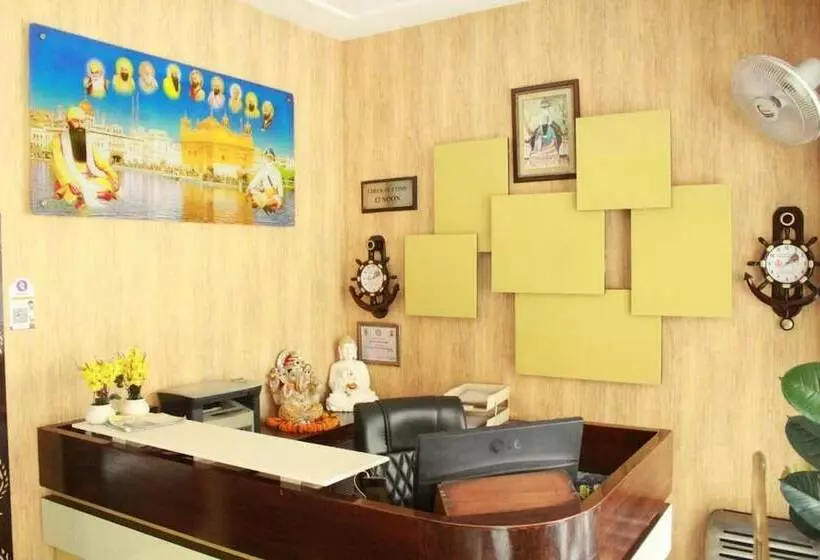 Отель Royal Inn