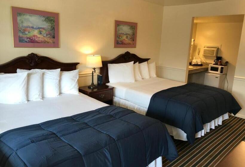 مُتل Monterey Pines Inn