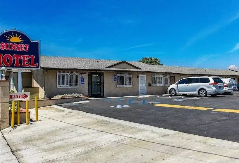 Sunset Motel