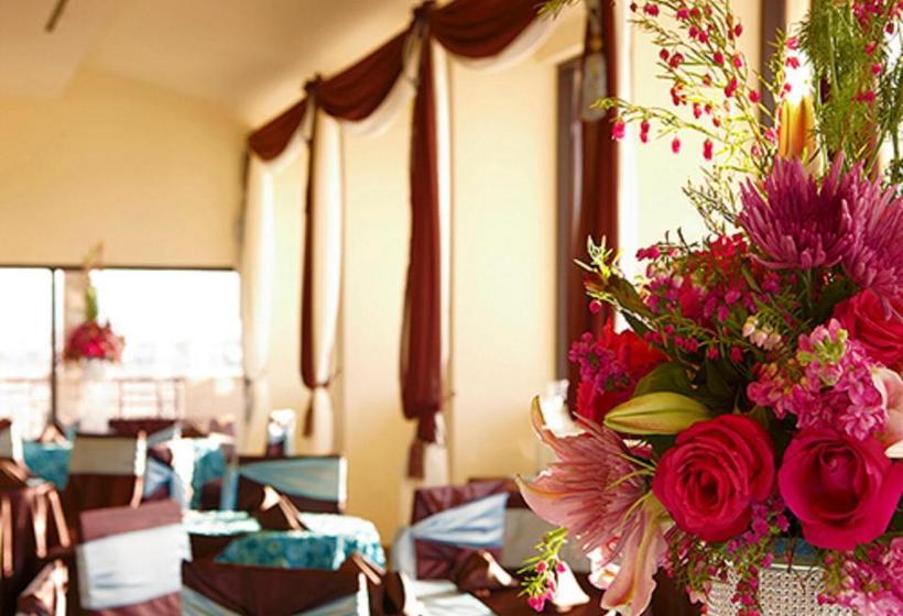 Tahiti Village Resort & Spa