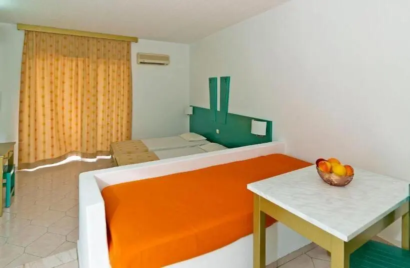 Trianta Hotel Apartments