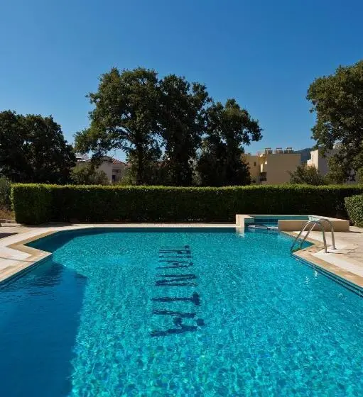 Trianta Hotel Apartments