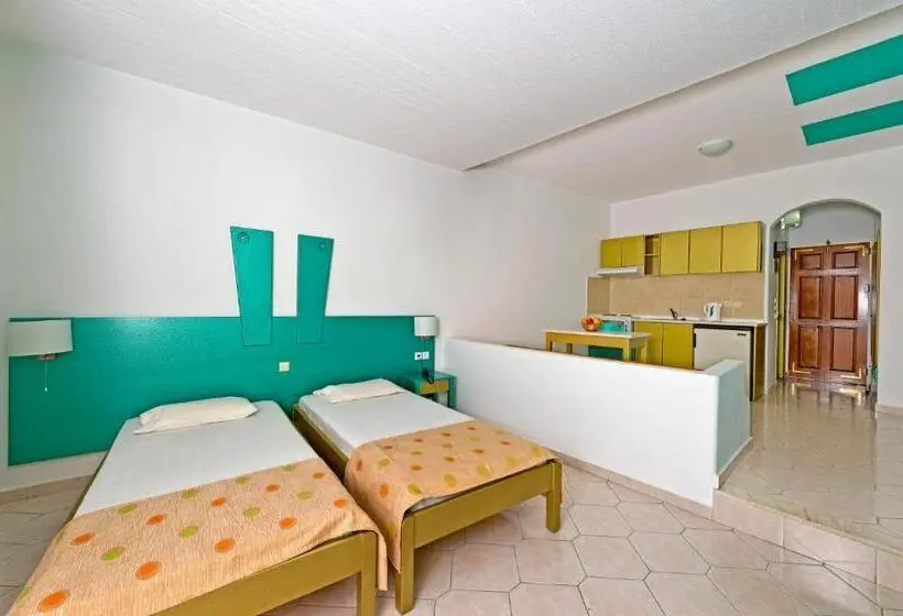 Trianta Hotel Apartments