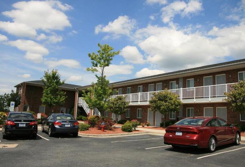 בית מלון כפרי Affordable Suites Statesville
