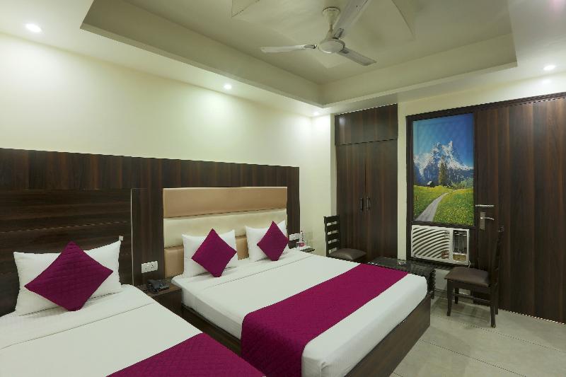 هتل Mayank Residency