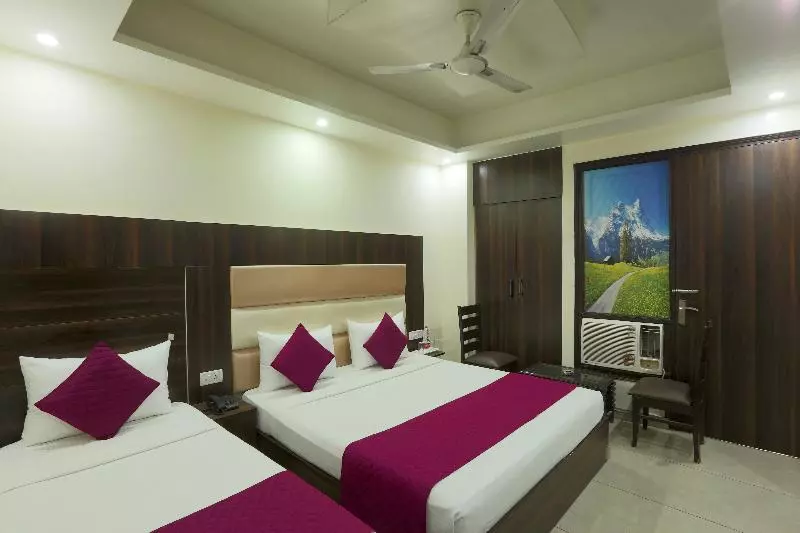 هتل Mayank Residency