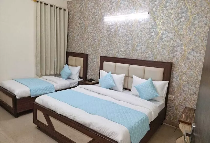 هتل Mayank Residency