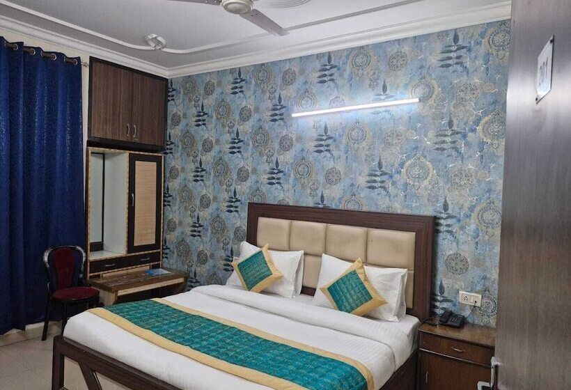 هتل Mayank Residency