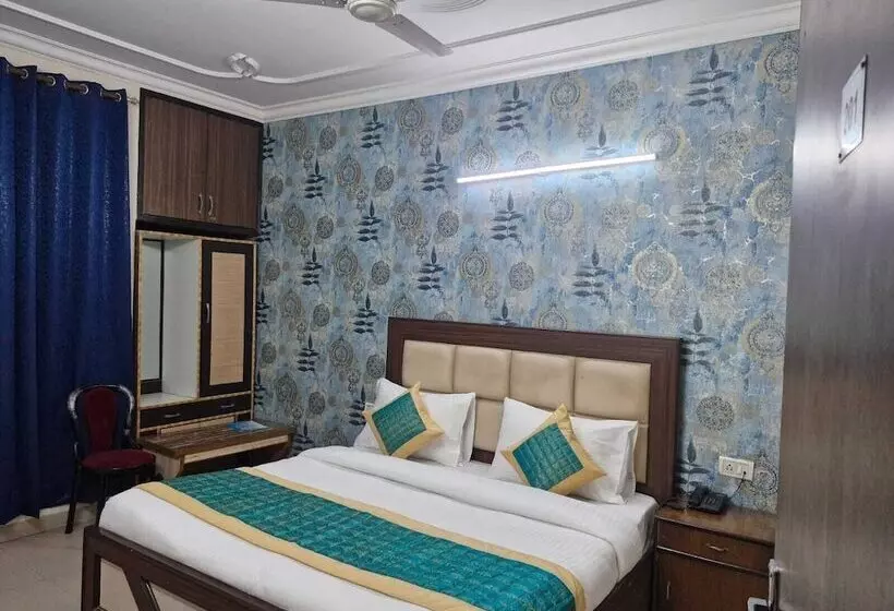 هتل Mayank Residency