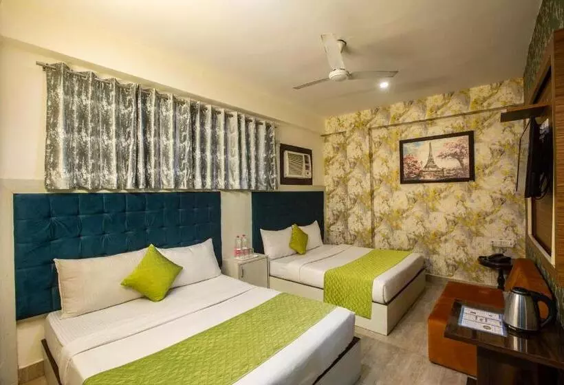 هتل Mayank Residency