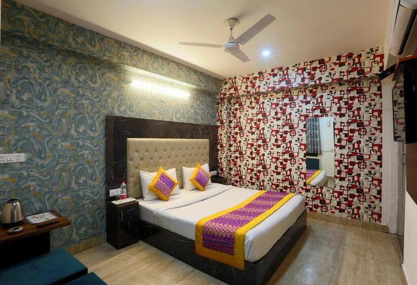 هتل Mayank Residency