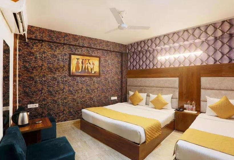 هتل Mayank Residency