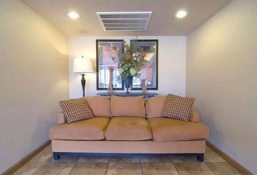 Отель Americas Best Value Inn & Suites Conway