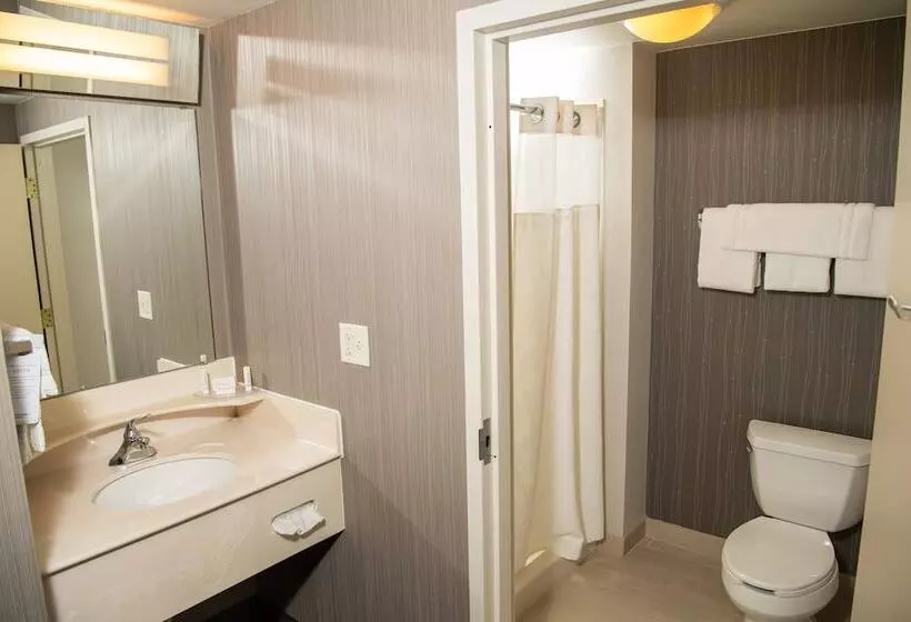 호텔 Courtyard By Marriott Erie Ambassador Conference Center