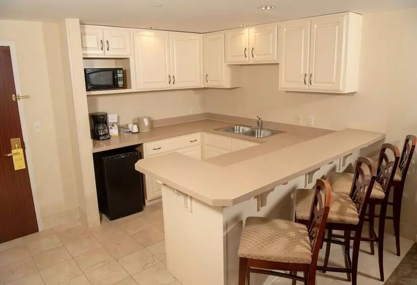 호텔 Courtyard By Marriott Erie Ambassador Conference Center