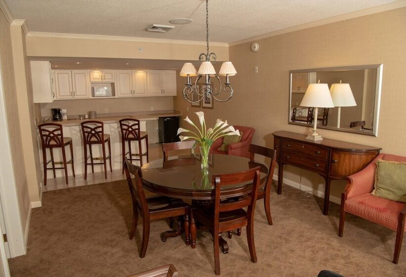 Отель Courtyard By Marriott Erie Ambassador Conference Center