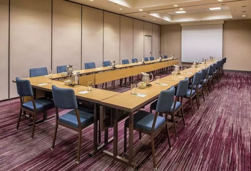 فندق Courtyard By Marriott Seattle Federal Way