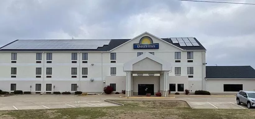 בית מלון כפרי Days Inn By Wyndham Jefferson City