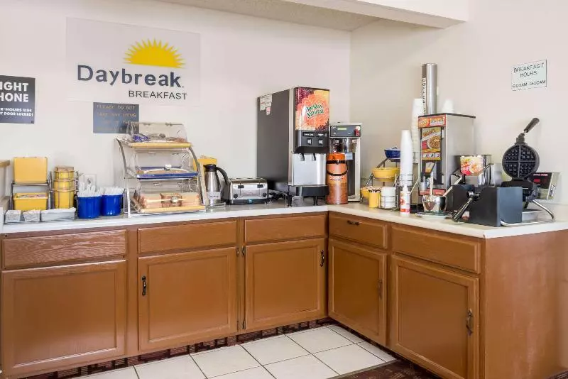 Отель Days Inn By Wyndham Mexico