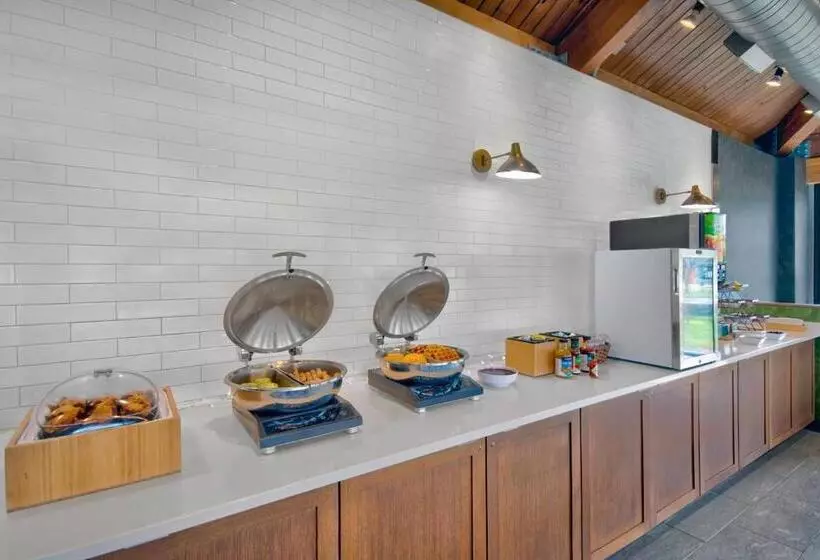 فندق Fairfield Inn Rochester Airport