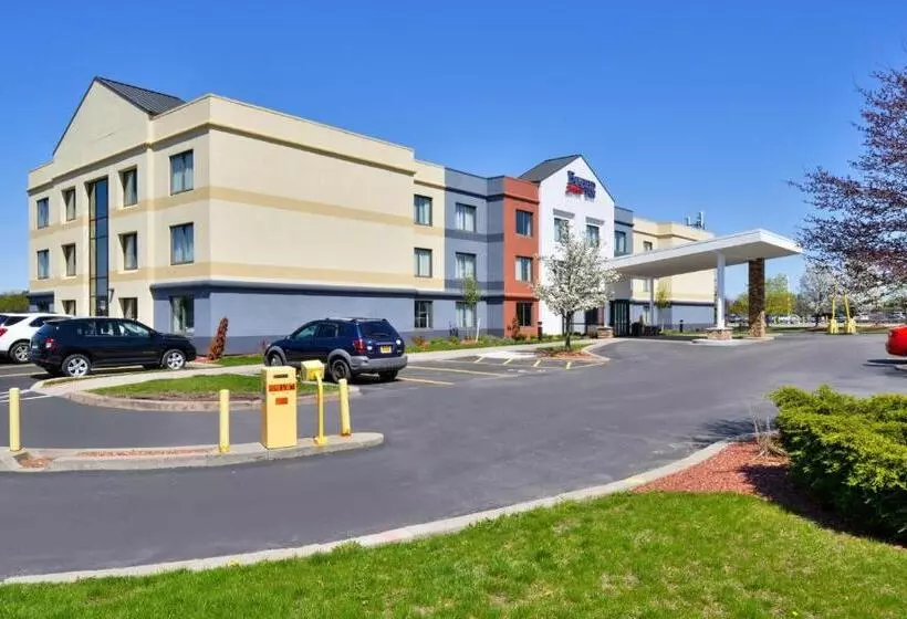 فندق Fairfield Inn Rochester Airport