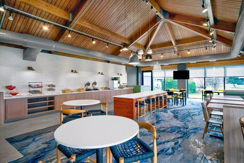 فندق Fairfield Inn Rochester Airport