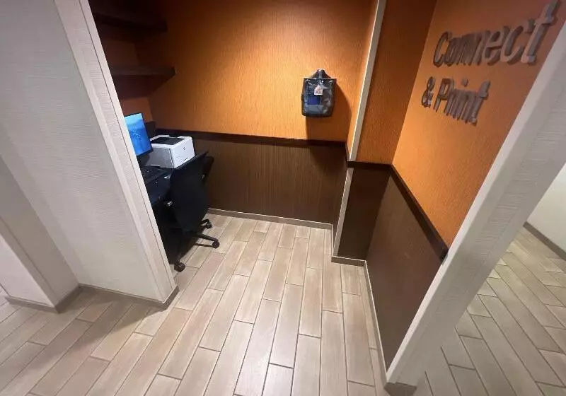 فندق Fairfield Inn Rochester Airport